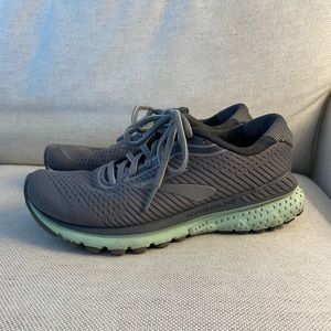 Brooks Adrenaline GTS shoe